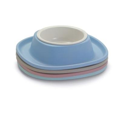 Castron din plastic cu bază din cauciuc